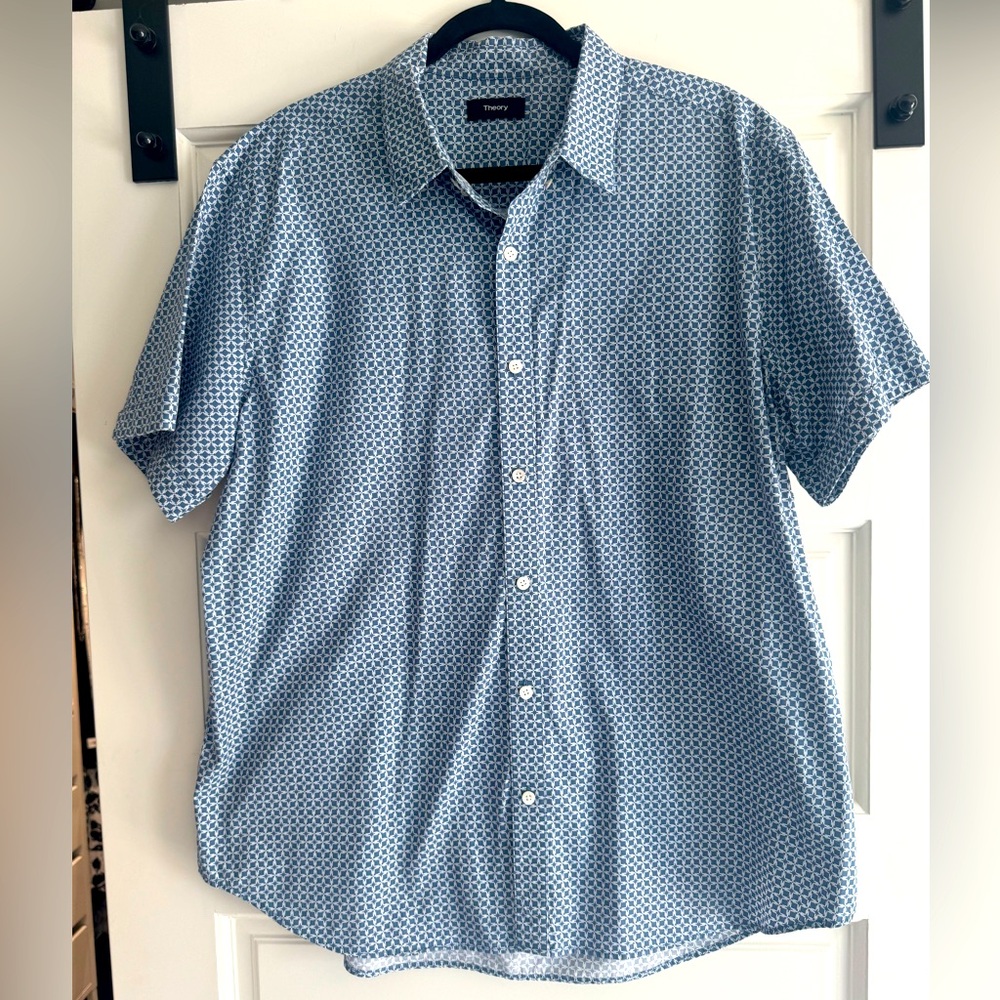 Like New Theory Short Sleeve Casual Dress Shirt